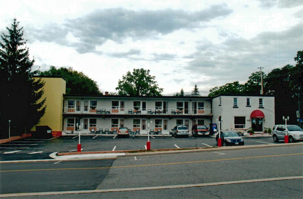 Traveller'S Motel Парри-Саунд Экстерьер фото